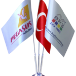 Üçlü Masa Bayrağı